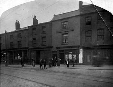 West Bar, properties including, Derelict New Turf Tavern No. 77, (G. Tune licensee 1902 and 3) West Bar