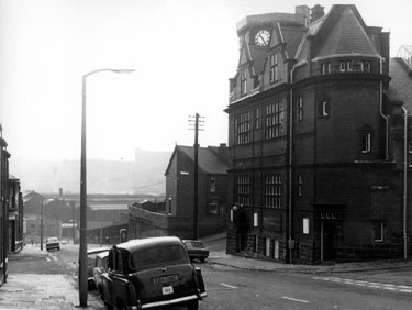Sutherland Road Baths, Sutherland Road and the junction of Earsham Street (right)