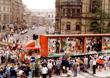 Sheffield Libraries Float, Lord Mayors Parade, Town Hall Square, 1993 	