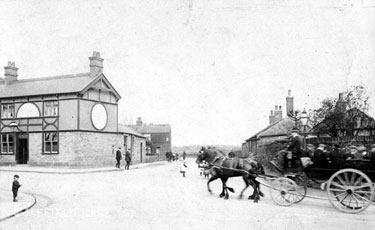 Pheasant Inn, junction of Sheffield Lane and Hatfield House Lane looking towards Shiregreen