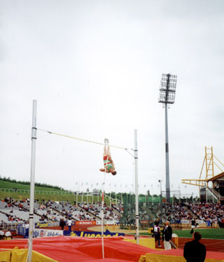 Andy Ashurst, Sale Harriers (the eventual winner) attempting a height in the Mens Pole Vault, AAA's Championships, Don Valley Stadium
