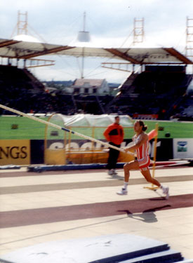 Tim Lobinger, Germany on the runway in the Mens Pole Vault, McDonalds Games Athletics Meeting, DonValley Stadium