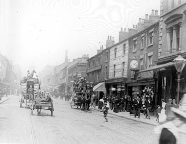 South Street, Moor, premises on right include No.79 Pump Tavern, Nos. 83 - 85 Thompson and Sons, cycle merchants (with adverts)