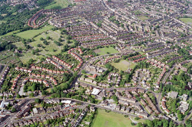 General view of Broomhill/Crookes area. Prominent roads in foreground include Lydgate Lane (including Lydgate School), Manchester Road, Tapton Hill Road and Selborne Road. Roads in background include Ryegate Crescent and Ryegate Road and Crookes Ceme