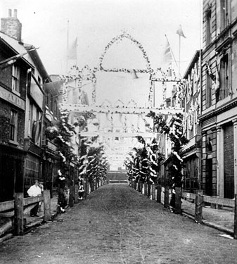 Royal visit of Prince and Princess of Wales (Edward and Alexandra), decorative arch on Fargate