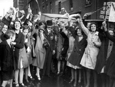 Sergeant James Welch, the only surviving V.C. who resided in Sheffield, had an enthusiastic send off by his fellow workers at C.H Lea Ltd., (incorporating the Sheffield Cardboard Box Company), Cavendish Street, leaving for a reunion dinner in London