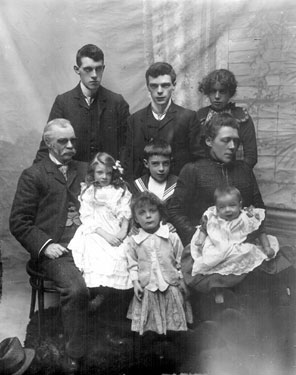 The Mottershaw family of the Sheffield Photo Company. The founder, Frank Mottershaw, seated on left