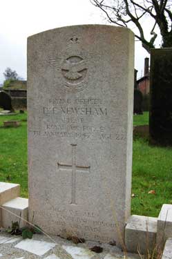 Gravestone Flying Officer Douglas Frank Newsham, Dore graveyard