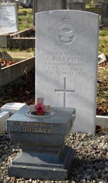 Memorial to (1590458) Sergeant Donald Ernest Richards, Navigator (Bomber), Royal Air Force, died 13 Dec 1945, Ecclesall Churchyard