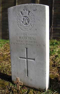 Memorial to Sapper (2077429) Horace Etches, Royal Engineers, 8 Aug 1945, aged 31,  Ecclesall Churchyard