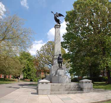York and Lancaster Memorial, Weston Park