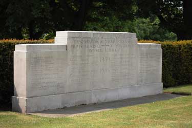 Memorial to members of HM Forces who died in World War Two and were cremated, City Road Cemetery