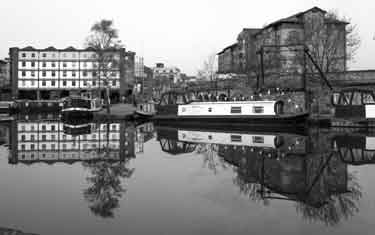 Canal Basin looking towards Straddle Warehouse