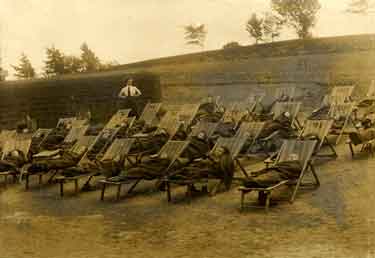 Whiteley Wood Open Air School (also known as Whiteley Wood Open Air Recovery School): rest in the deck chairs