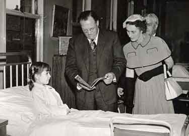 Visit of the Master Cutler and Mistress Cutler, Sir Peter Roberts and Lady Roberts to the City General Hospital (latterly Northern General Hospital), Fir Vale