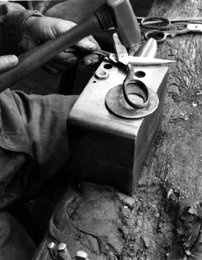 Scissor assembly, Frank Turton Ltd., scissor manufacturer, No. 72 Arundel Street