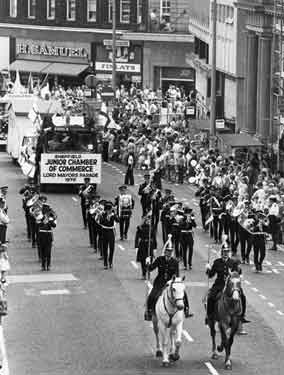 Lord Mayor's Parade, Church Street (Junior Chamber of Commerce)