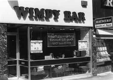 Wimpy Bar and Ratners Jewellers, Nos 28-30 Fargate