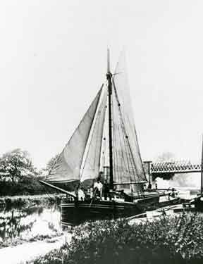 The sloop 'Swallow' on the Stainforth and Keadby Canal