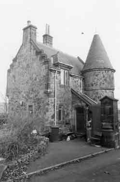 Gatehouse to The Towers, Sandygate Road, at junction with Coldwell Lane, Crosspool