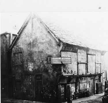 The Hall in the Ponds (latterly the Old Queen's Head public house), No. 40 Pond Hill c.1860