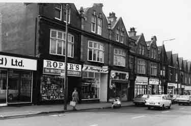 Nos.140-162 London Road showing (left to right) Frank B. Roper Ltd, motor accessories (No.162); J.Harvey,and Co., opticians (No.160); J.and B.W., public address and sound amplifiication equipment (No.158) and the Maharajah Restaurant (No.156) 