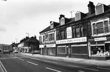 London Road at Heeley Bottom showing AB Modern Homes (Sheffield) Ltd, fireplace specialists (Nos.454-456) Highfield