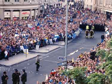 Sheffield Wednesday FC return to Sheffield following their F.A.Cup final defeat to Arsenal