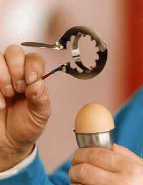 Presto egg opener for cutting the tops of boiled eggs, manufactured by John Watts (Sheffield and London) Ltd., Lambert Works, Lambert Street, Netherthorpe 