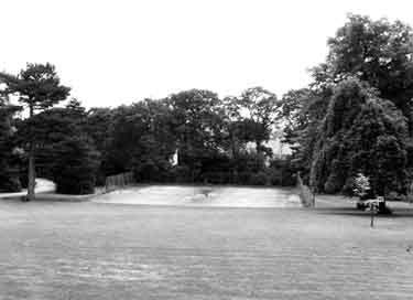 Tennis courts and gardens, Crewe Hall of Residence, University of Sheffield, Clarkehouse Road 