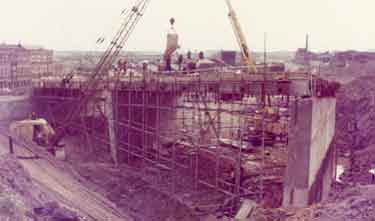 Construction of the Bernard Road Bridge over The Parkway 