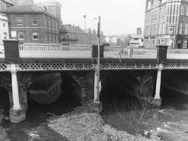 Lady's Bridge showing (left) Exchange Brewery and (right) William and Glyn's Bank