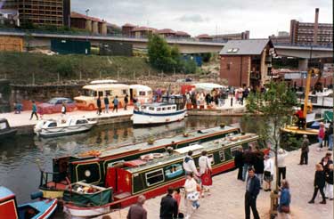 Victoria Quays Festival, 6/7/8 May 1995, official reopening of canal basin to public, boat rally