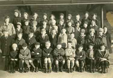 Class at Lydgate Lane School, Crosspool c.1932