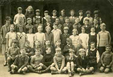 Class group at Lydgate Lane School, Crosspool