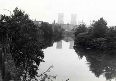 River Don alongside Alsing Road showing (back centre) Tinsley cooling towers 