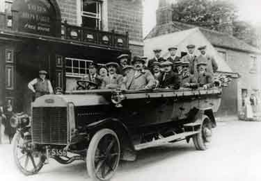 Charabanc outing outside the Middlewood Tavern, No. 316 Middlewood Road North