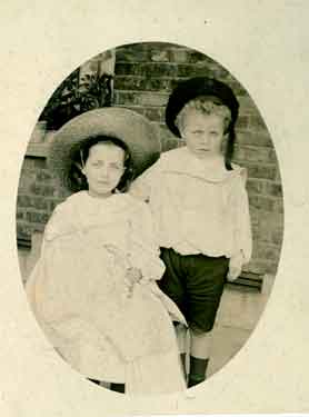 Dorothy Caroline Barr and Harold Frederick Barr, 1906