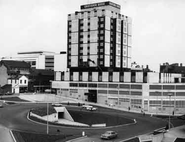 Charter Square and the Grosvenor House Hotel showing the pedestrian subways and provision for shops under the hotel