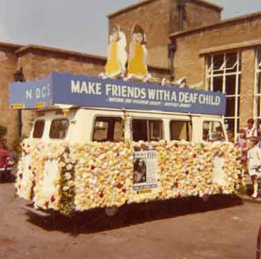 Float (probably for the Lord Mayor's Parade) Maud Maxfield School, Ringinglow Road