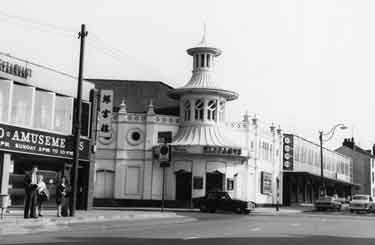 Tiffanys, junction of London Road and Boston Street, formerly The Lansdowne Picture Palace. Opened 1914. Canopy fitted 1937. Closed as a cinema 12 December 1940. In 1947 became a temporary Marks and Spencer. Known as Mecca, Locarno, Tiffanys and Pala