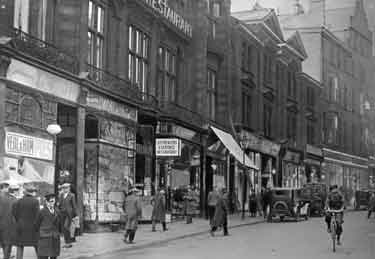 Shops on Castle Street showing (l.to r.) Arthur Davy and Sons Ltd., provision merchants (No.32); Morris and Co., wallpapers and Stephenson's Exchange Restaurant