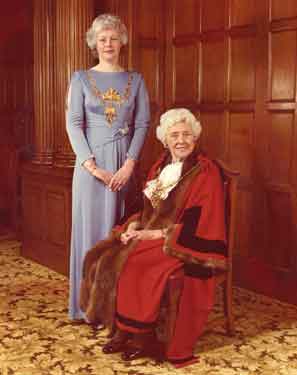 Councillor Mrs Enid Hattersley (1904 - 2001), Lord Mayor and Mrs Kay M Aikin, Lord Mayors Consort, 1981-82