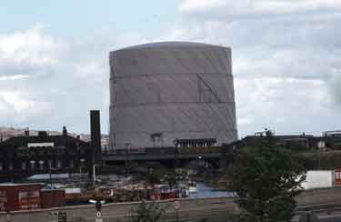 Canal Basin and Effingham Street Gas Company gas holder showing (left) Sheaf Quay