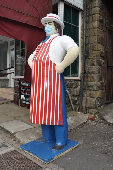 Pat O'Brien Butchers, 987 Ecclesall Road, butcher with face mask during the Covid-19 pandemic