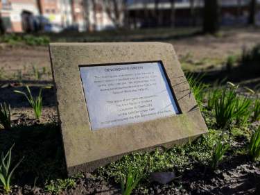 Blitz memorial plaque, Devonshire Green