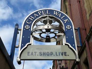 Street sign at the entrance to Chapel Walk