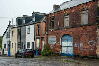 Former caretaker's house (left) and the former entrance to the former Attercliffe Radical Club, Nos. 29 and 31 Roundel Street, Attercliffe