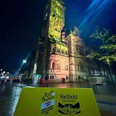 Sheffield Town Hall lit up for the Tor de France Grand Départ GB 2027 announcement!