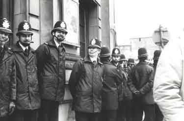 Poluice at a Miners Strike rally, rear of City Hall, Balm Green
